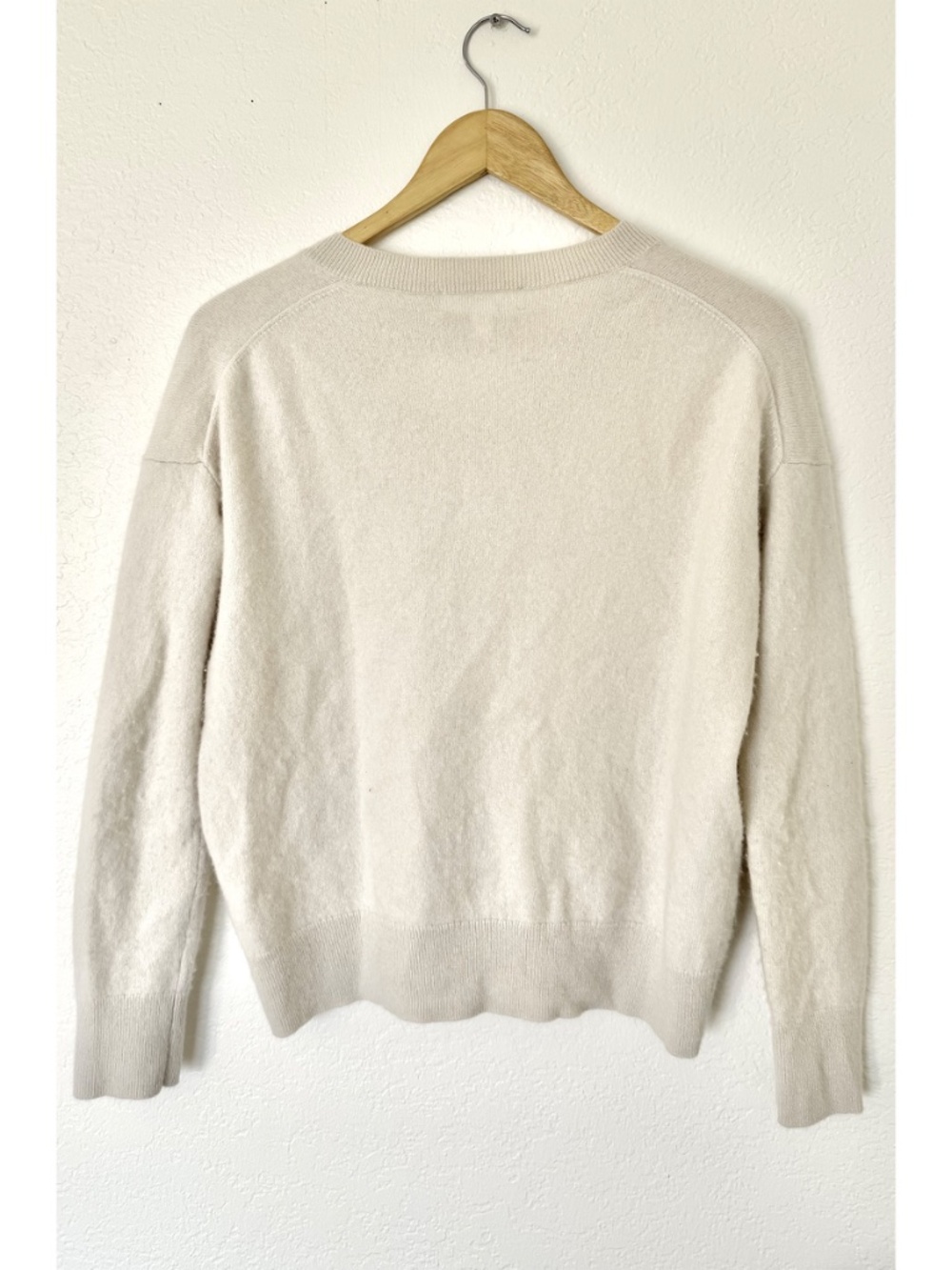 NORDSTROM NWT V-NECK 100% CASHMERE IVORY SAND SWEATER. SIZE S - Picture 6 of 9